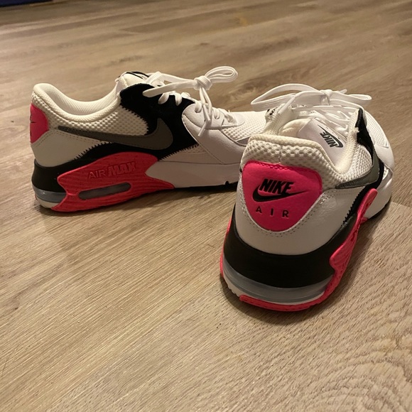 Nike Women's Air Max Excee Sneakers - Picture 5 of 5